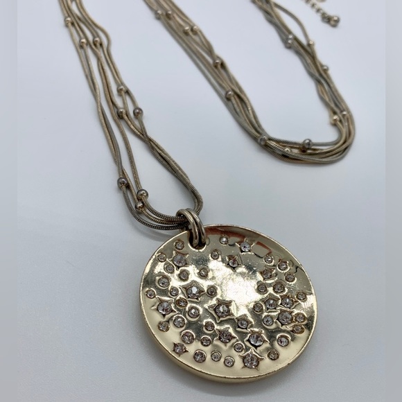 🌟 A stunning and sparkly White House Black Market necklace! 🌟 - Picture 3 of 8